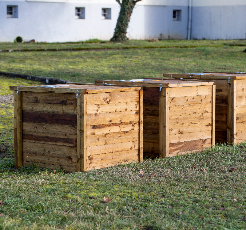 Timber compost bin